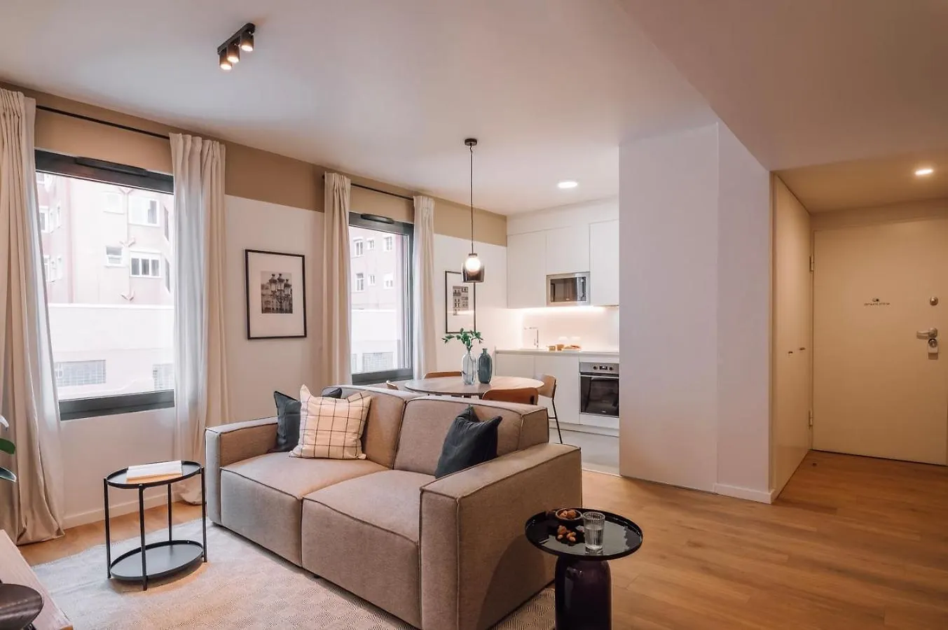 Luso - 2 Bedrooms In Alcantara Lisboa 0*,  Portugal
